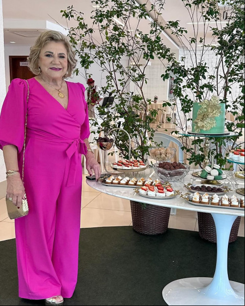 A empresária Zelita Melo comemorou o seu aniversário no sábado (27) com familiares e amigos