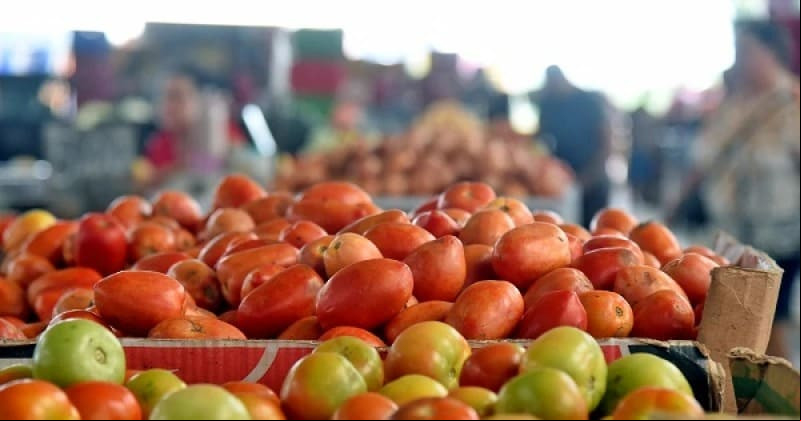 Frutas e verduras estão mais caras devido ao período chuvoso