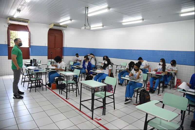 Fundeb: projeto de lei no Piauí prevê concessão de abono a servidores - (Assis Fernandes/O Dia)
