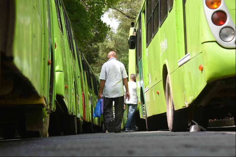 Motoristas e cobradores não aceitam proposta e greve é mantida - (Assis Fernandes/O Dia)