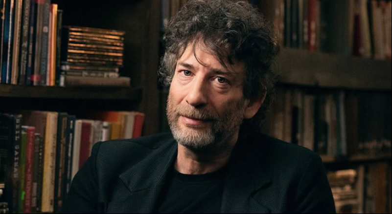 Escritor britânico Neil Gaiman é acusado de estupro e tráfico humano