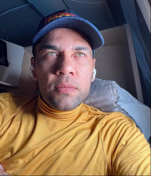 Caso Daniel Alves: jogador é condenado por estupro na Espanha