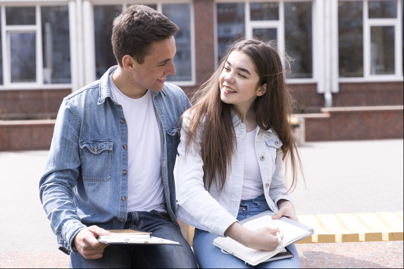 Dia dos Namorados: A importância do diálogo familiar no namoro entre adolescentes
