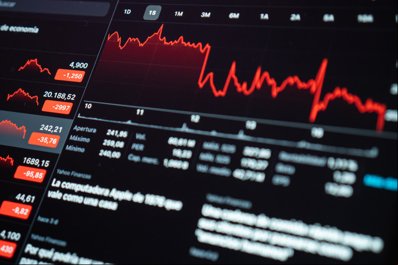 Ibovespa despenca em meio à turbulência global causada pelo tarifaço de Trump