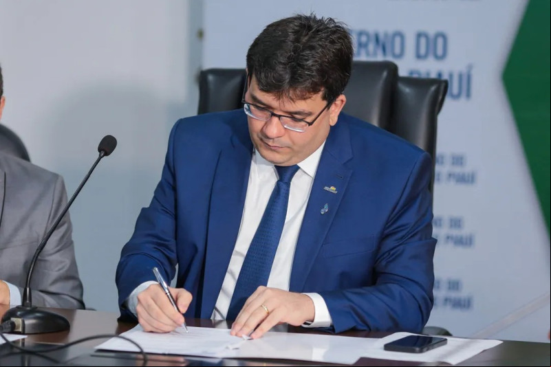 Rafael Fonteles assina decreto de feriados e pontos facultativos de 2025; veja as datas