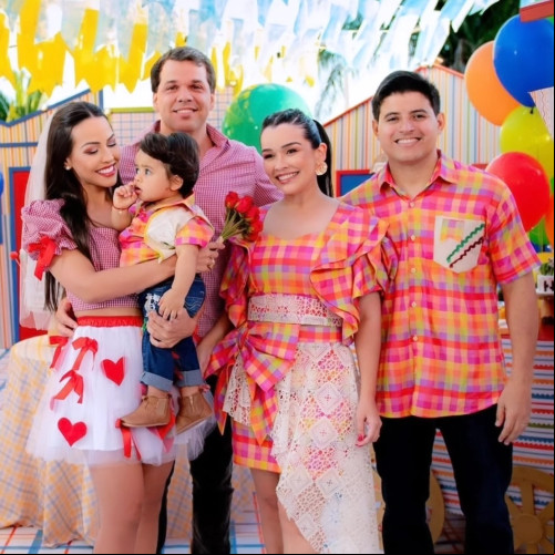 #Festa - Click dos queridos Helton Brito & Roberta Albino, comemoraram o aniversário do filho Joaquim,  Renata Albino e Chico Couto, na comemoração no dia 7/6, em ritmo de Festa Junina, com familiares e amigos, no Haras Noroeste. Parabéns. Chics!!! - (Luciêne Sampaio)