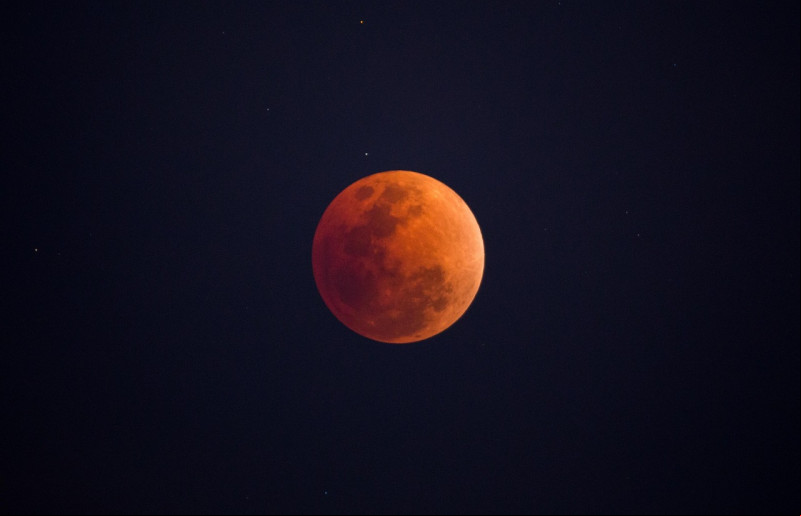 'Lua de Morango' já tem data em 2025; entenda nome e onde ela poderá ser vista