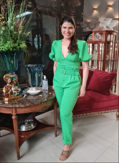 Parabéns para a querida aniversariante de hoje (7/3); Joselene Carlos Claudino!!! Linda&Chic!!! - (Luciêne Sampaio)