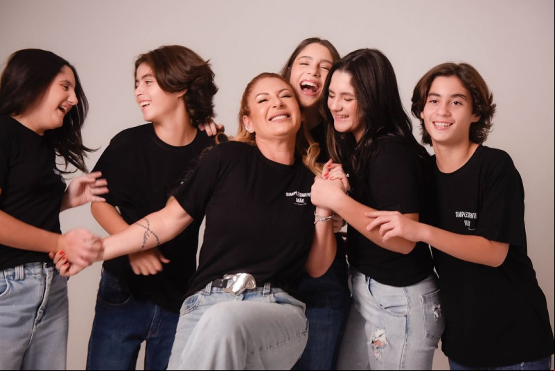 #Gêmeos - Parabéns para os quadrigêmeos filhos da empresária Alexsandra Diniz, que no dia 5/6 completaram 13 anos de muitas alegrias na vida da empresária.Chics!!! - (Arquivo Pessoal)