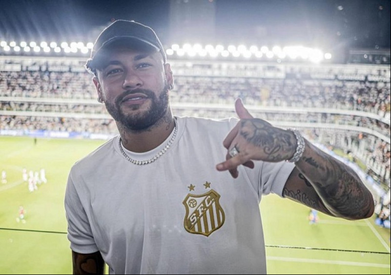 Neymar diz que está mais próximo de renovar contrato com o Santos