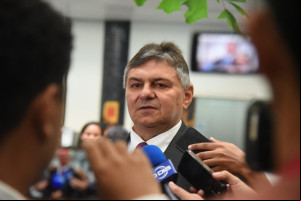 “Quem insistir em fazer o que não deve será punido”, diz Kennedy Barros